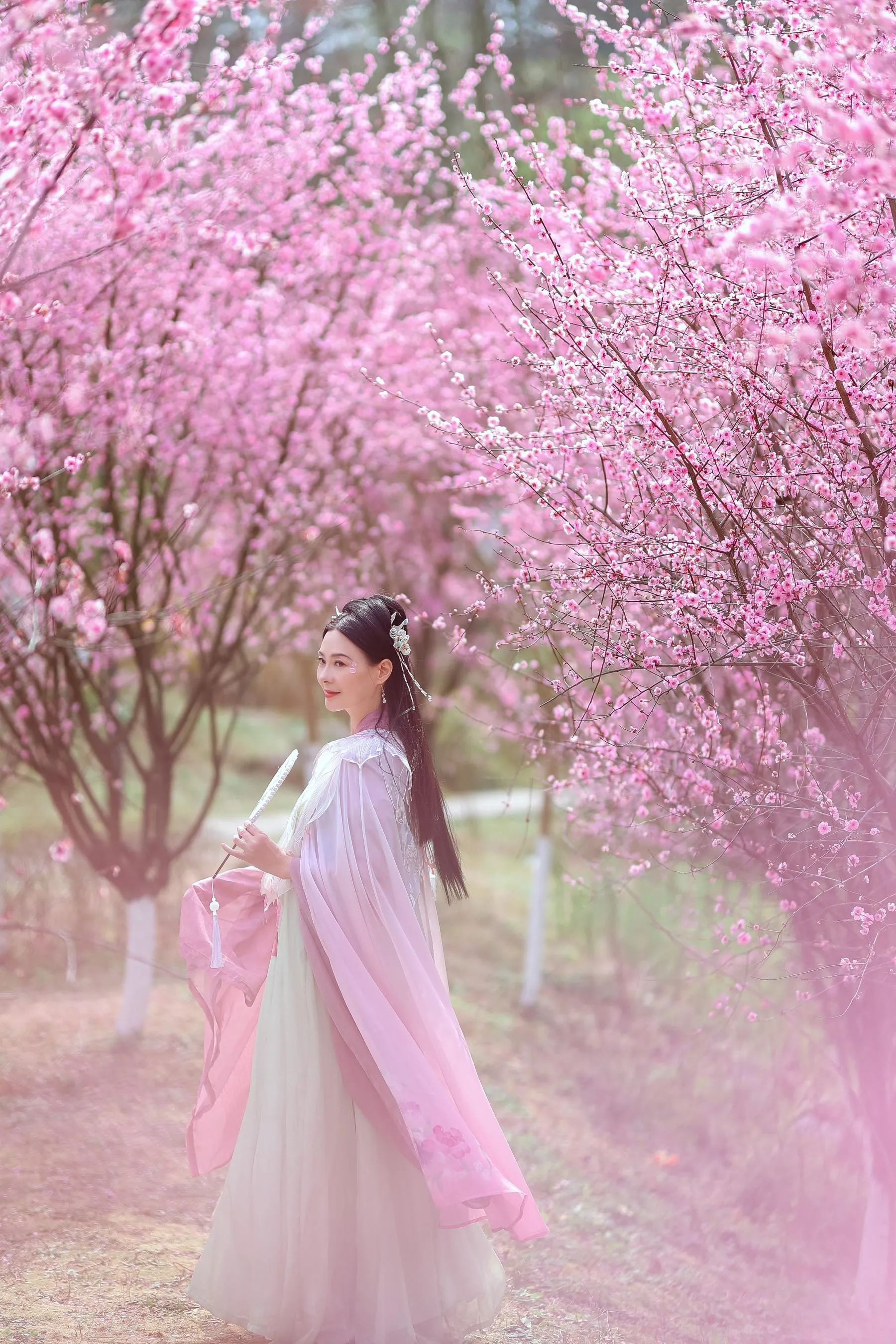 [艺图语] 2022.05.31 暖春樱色 莲 [38P]插图5